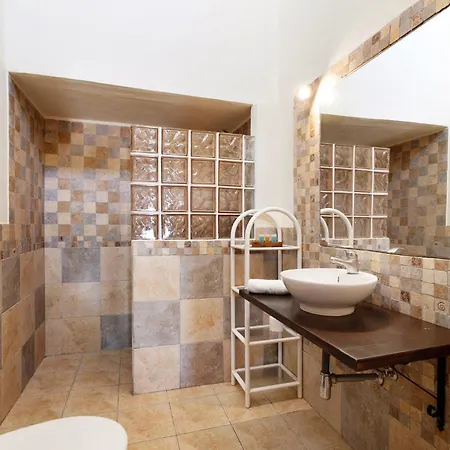 Beautiful Duque Poris Arico